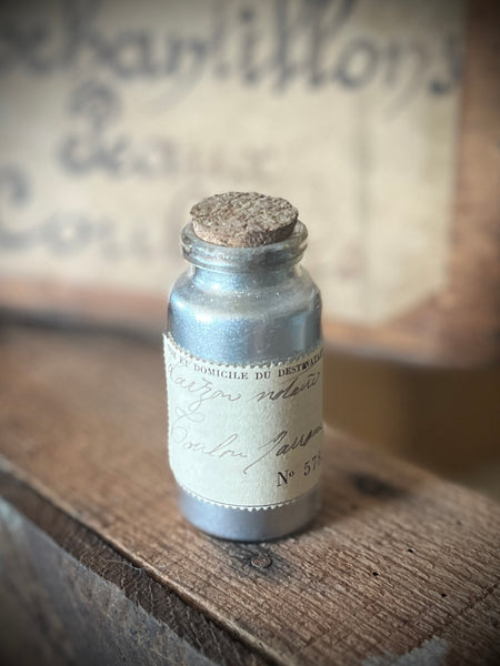 Apothecary bottle-Deep withe pigment-PAR578