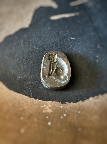 Antique Oval Seal – Sitting Cat Motif - IND 1